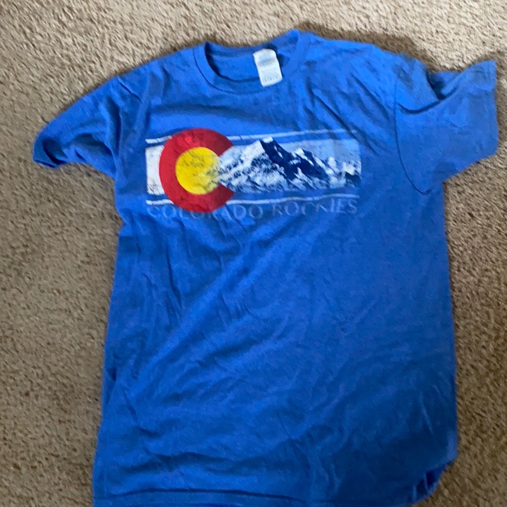 Short sleeve Colorado Rockies tshirt